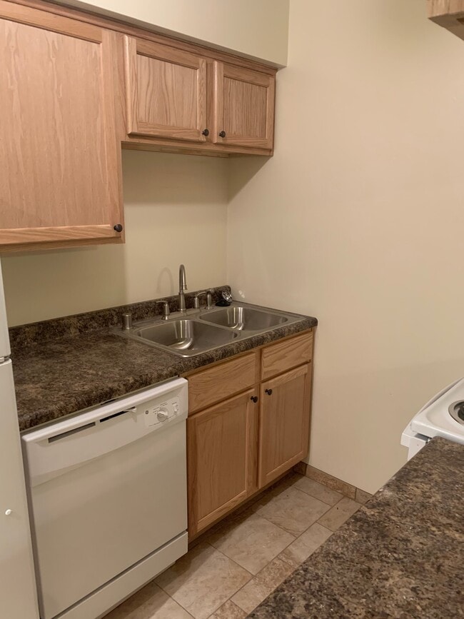 Photo - 689 Snelling Ave S Unit 204