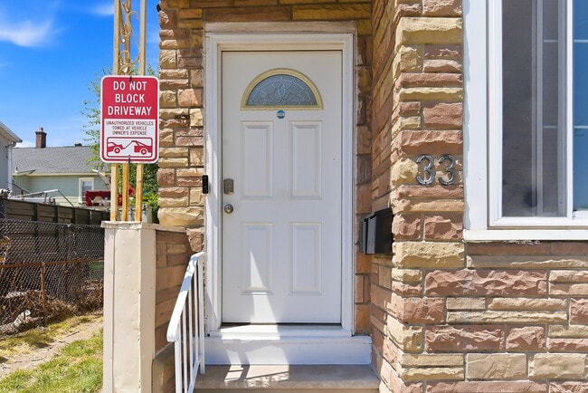 Entrance - 33 Lafayette St Unit Apartment 1