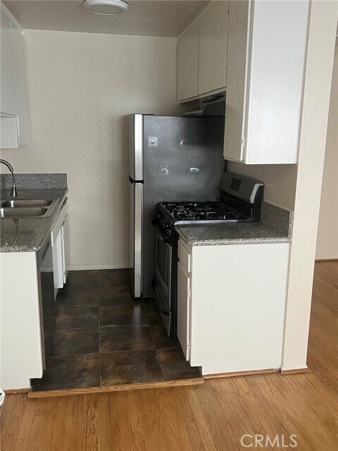 4381 Ventura Canyon Ave Unidad 9