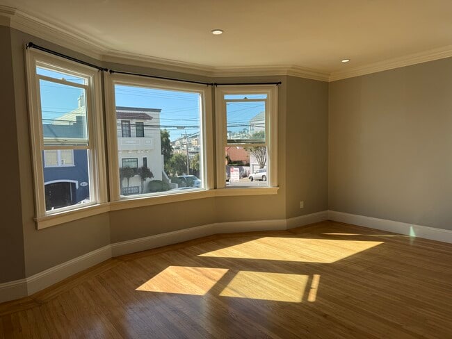 Photo - 806 42nd Ave