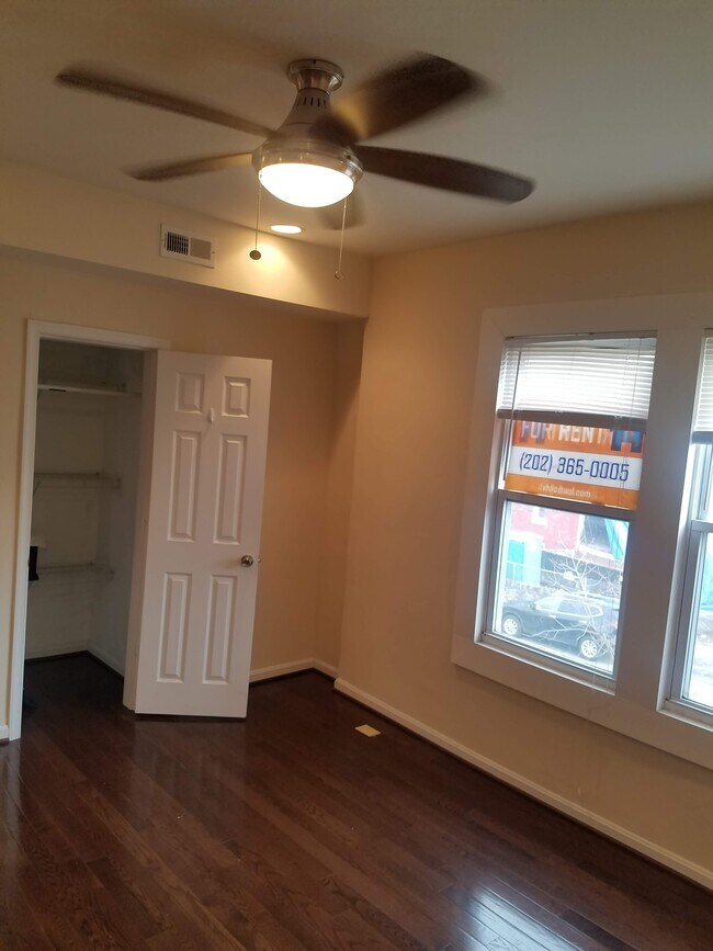 Photo - 1107 Penn St NE Unidad #1