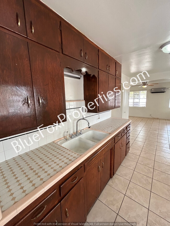 Photo - 2309 N Chrysler Dr