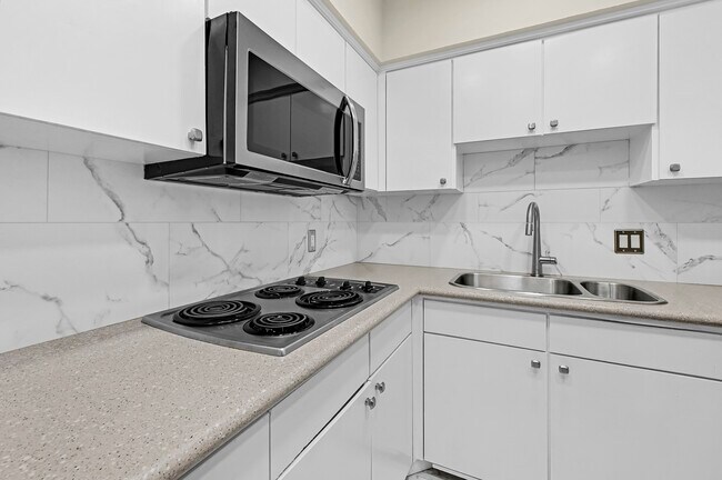 Photo - 2601 Bellefontaine Unit B318
