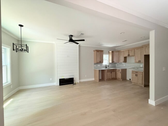 232 Brad St