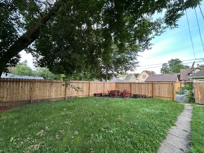 Building Photo - Camden Town