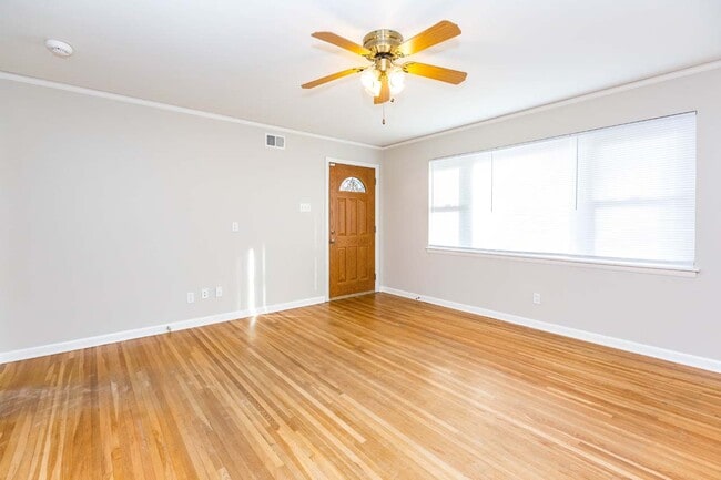 Photo - 7204 Marguerite Ln