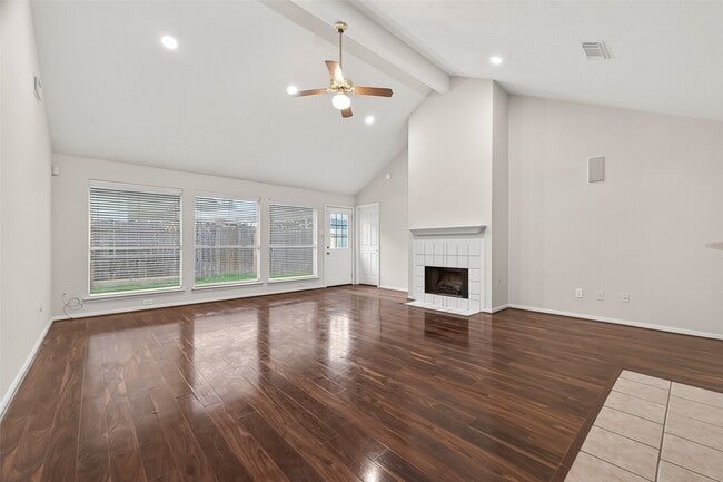 Photo - 2002 Foundary Dr