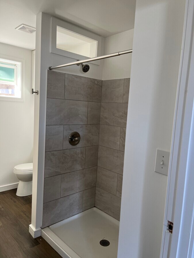 Example Bathroom (Efficiency) - Tavadora Apartments
