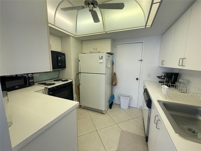 Photo - 3505 S Ocean Dr Unit 917