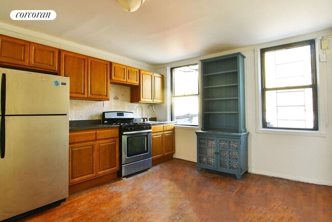 Building Photo - 121 Columbia St Rental
