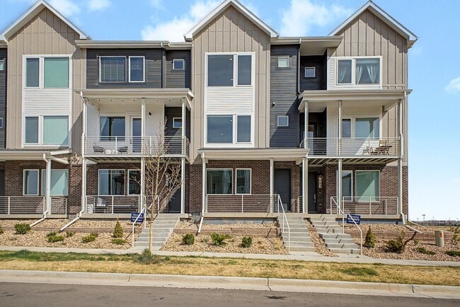 Building Photo - Brand-new townhome for rent in the heart of Erie Town Center