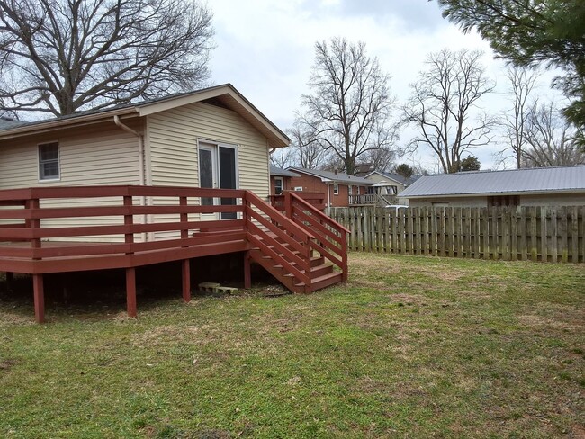 Photo - Beautiful Cozy 3 Bed, 2 Bath House located in the heart of Elizabethtown