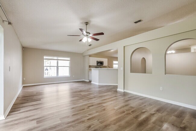 Photo - 932 Vanderbilt Dr