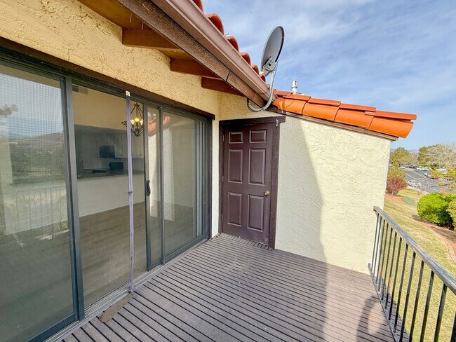 Photo - Upgraded townhome by Southgate Golf Course - Small dogs allowed
