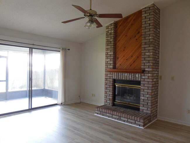 Photo - 360 Evergreen Ave