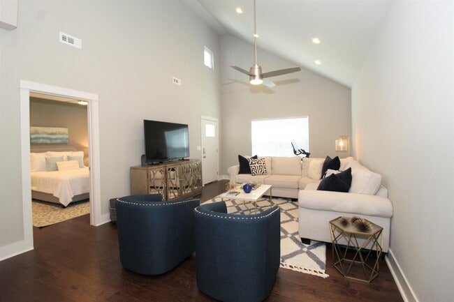 Photo - 2039 S Florida Way