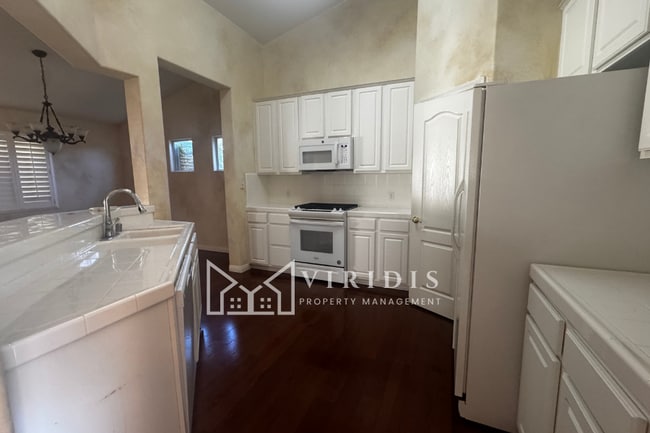 Photo - 9800 Cabbage Rose Ave