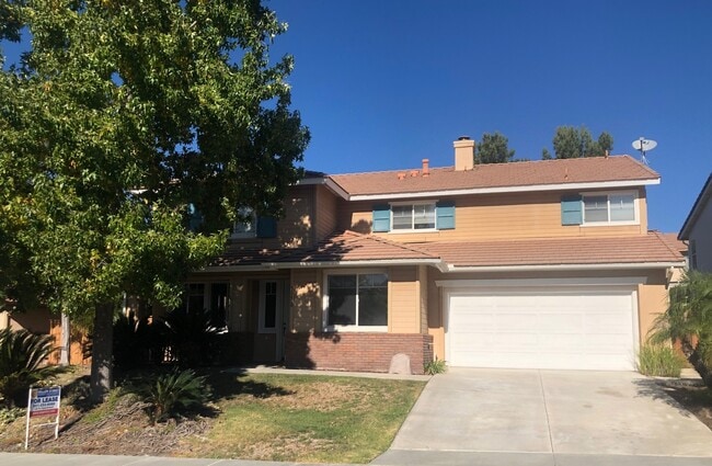 Building Photo - Chardonnay Hills 4 Bedroom