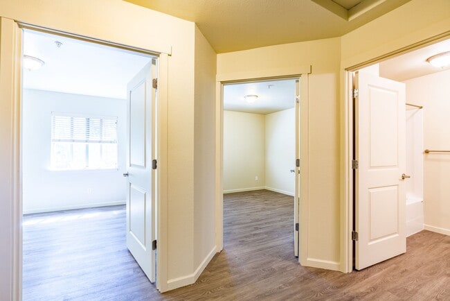 Photo - #309 CASCADE VIEW COMMONS