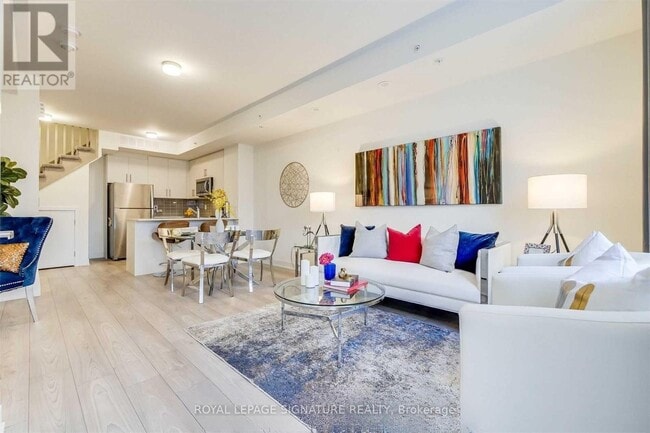 Photo - 3492 Widdicombe Way