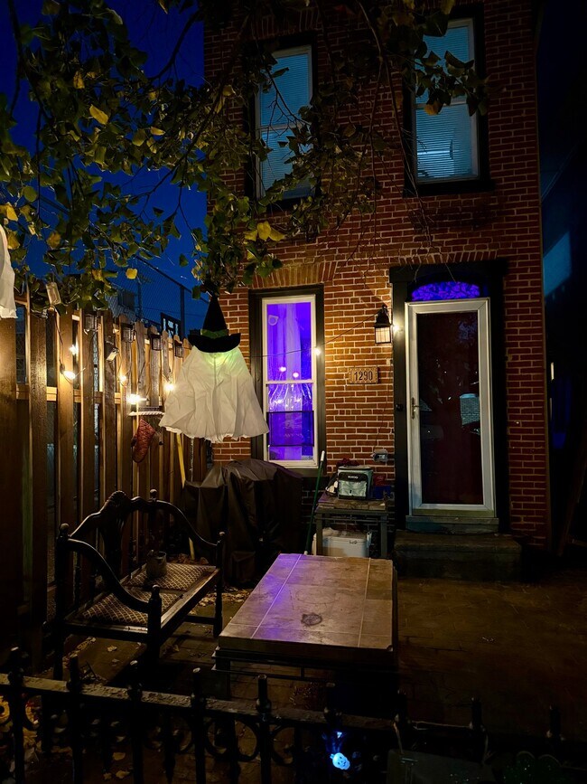 Photo - 1290 Battery Ave