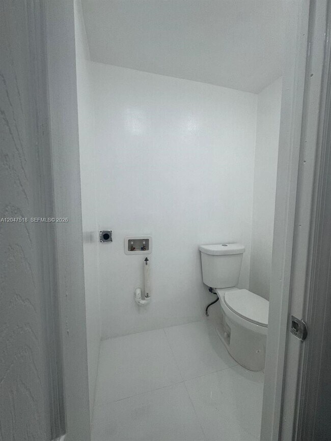 Photo - 3642 NE 171 St Unidad 203