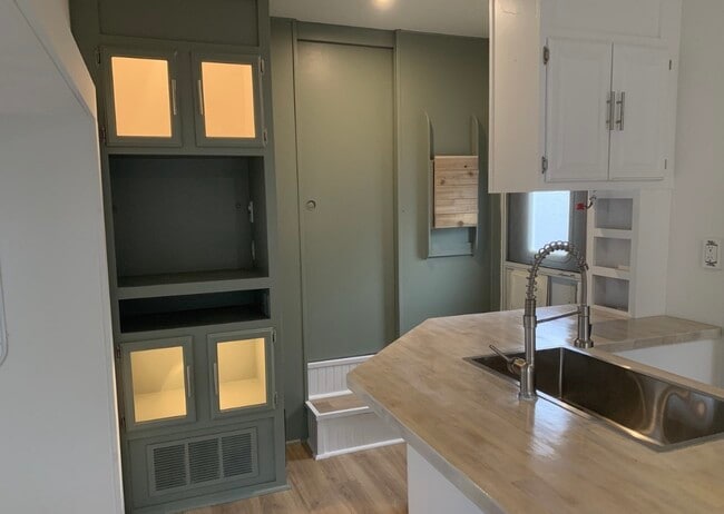 Photo - 755 Elmhurst Dr