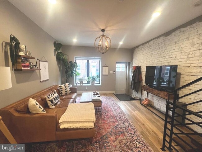 Photo - 1929 Dudley St