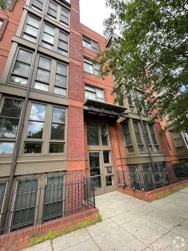 Building Photo - 2910 Georgia Ave NW Unit #101 Rental