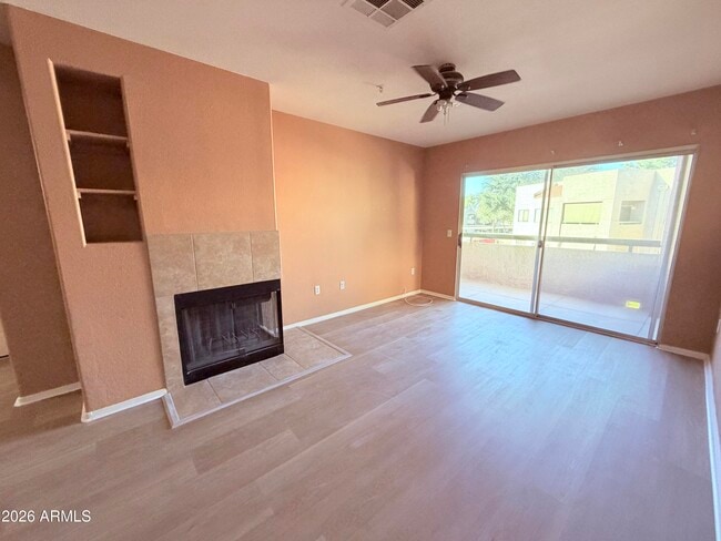Photo - 1295 N Ash St Unidad 923