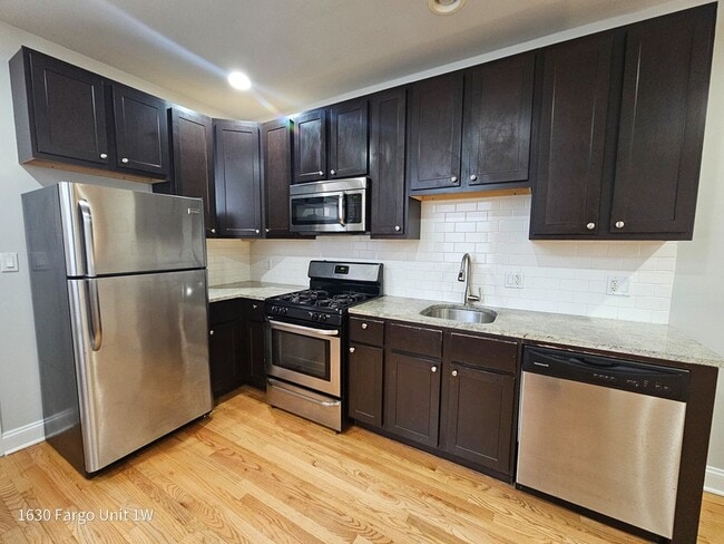 Photo - 1630 W Fargo Ave Unidad 1M