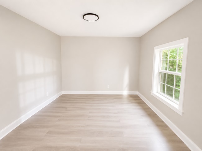 Photo - 2028 Amity Ave