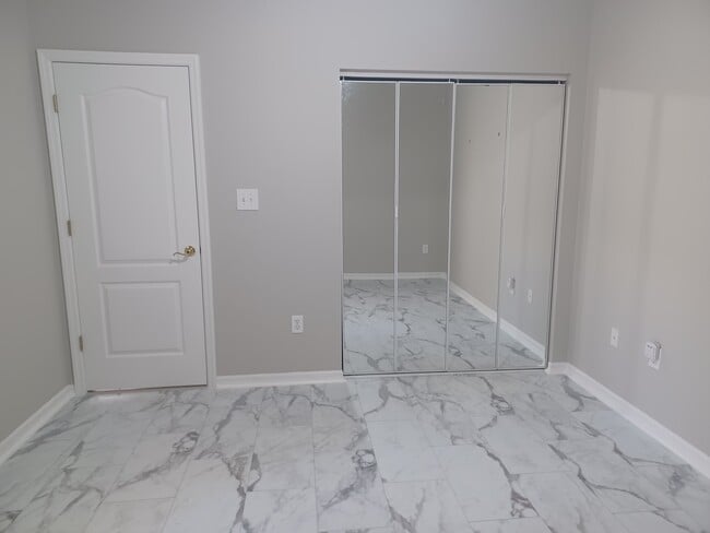 Photo - 2250 Candlewood Ln E