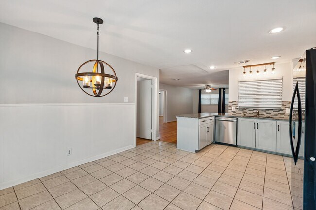 Photo - 5110 Hialeah Dr