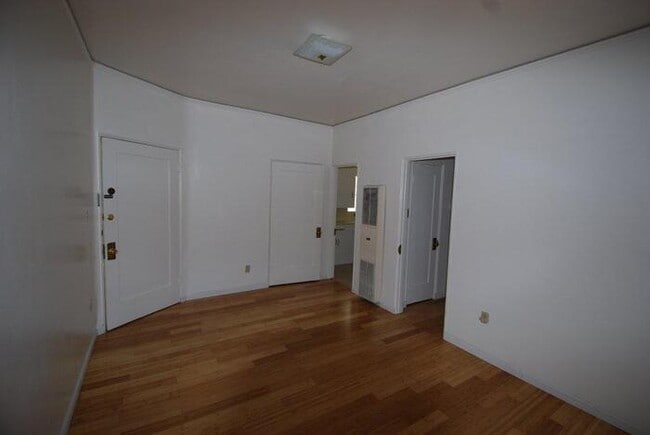 Photo - Vintage 1bdr apartment in Hillcrest!