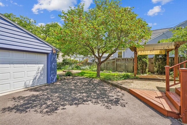 Photo - 94 Acton Rd