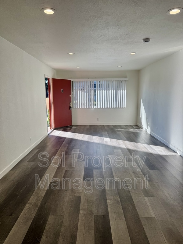 Photo - 1053 W Hamilton Ave