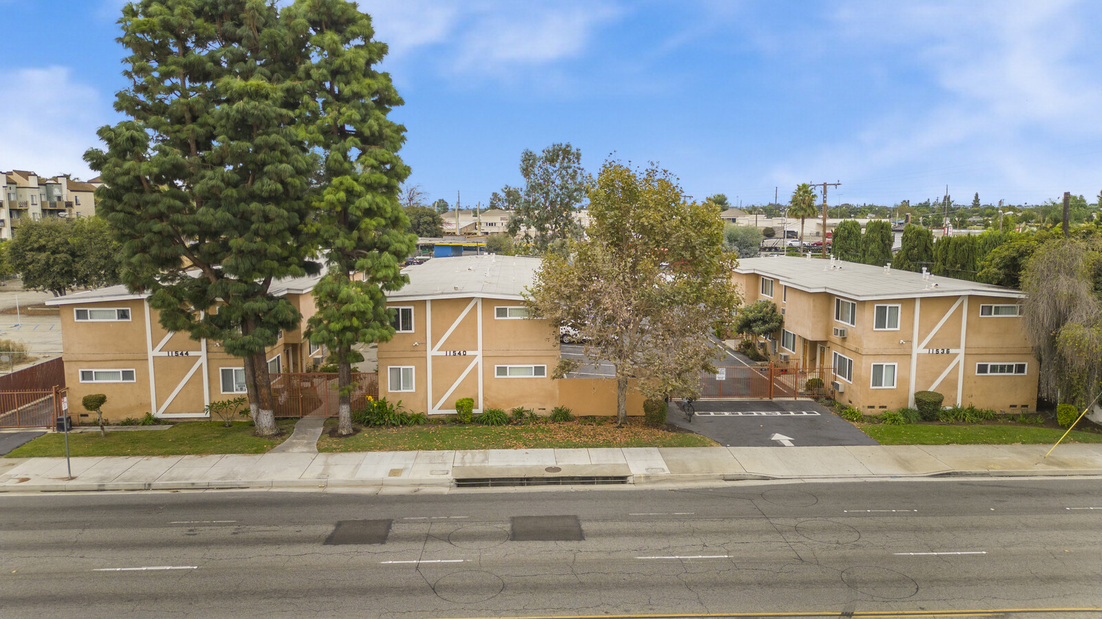 Photo - 11536-11544 Imperial Hwy Apartamentos