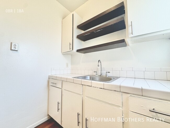 Photo - 806 1/4 Lucile Ave-