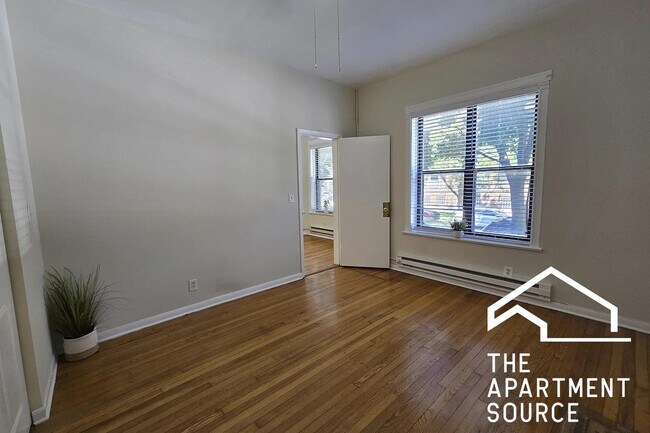 Photo - 917 W Waveland Ave Unit 1A