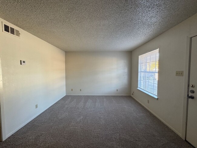 Photo - 228 Hold St Unidad 15