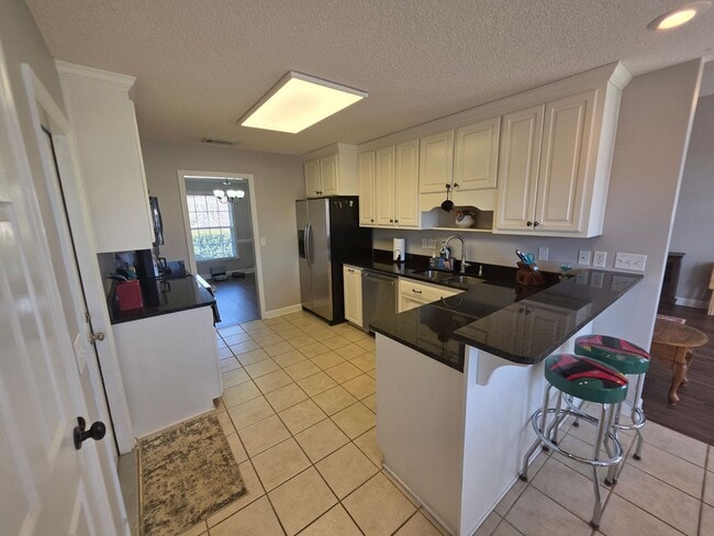 Photo - Available May! Non-Furnished Unit!