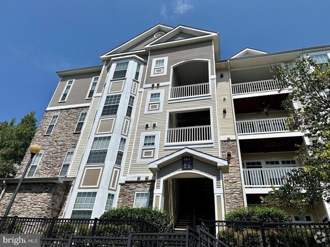 Building Photo - 501 Sunset View Terrace SE Unit 308 Rental