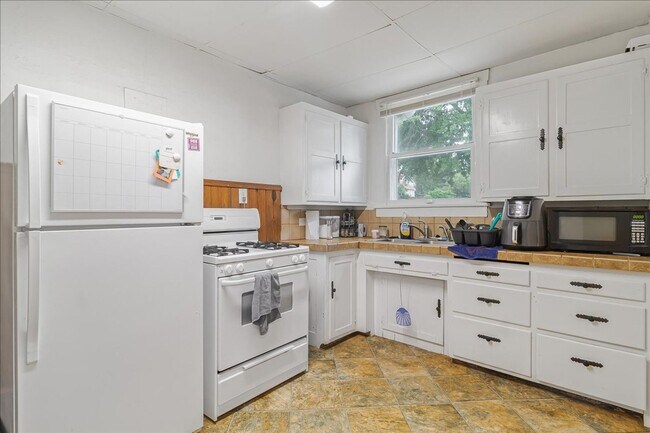 Photo - 212 W North St