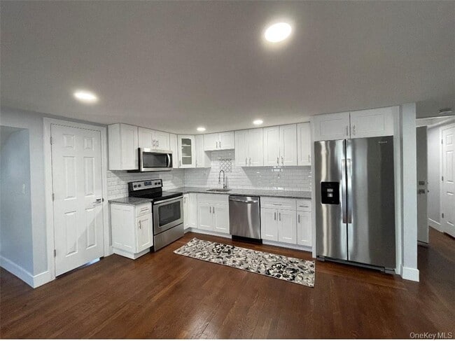 Building Photo - 254 S Ridge St