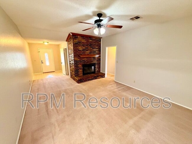 Photo - 105 N Eastgate Dr