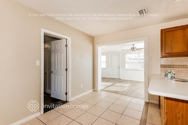 Photo - 1713 Roslyn Ave