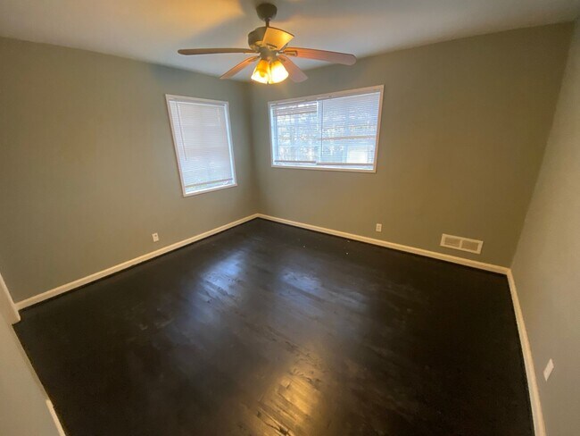 Photo - October Special!! Reduced Rent! Move In sp...