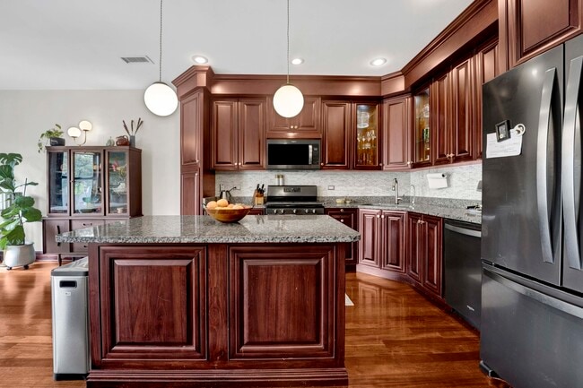 Photo - 3106-08 W Lyndale St