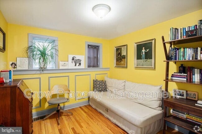 Building Photo - 928 Dudley St Rental